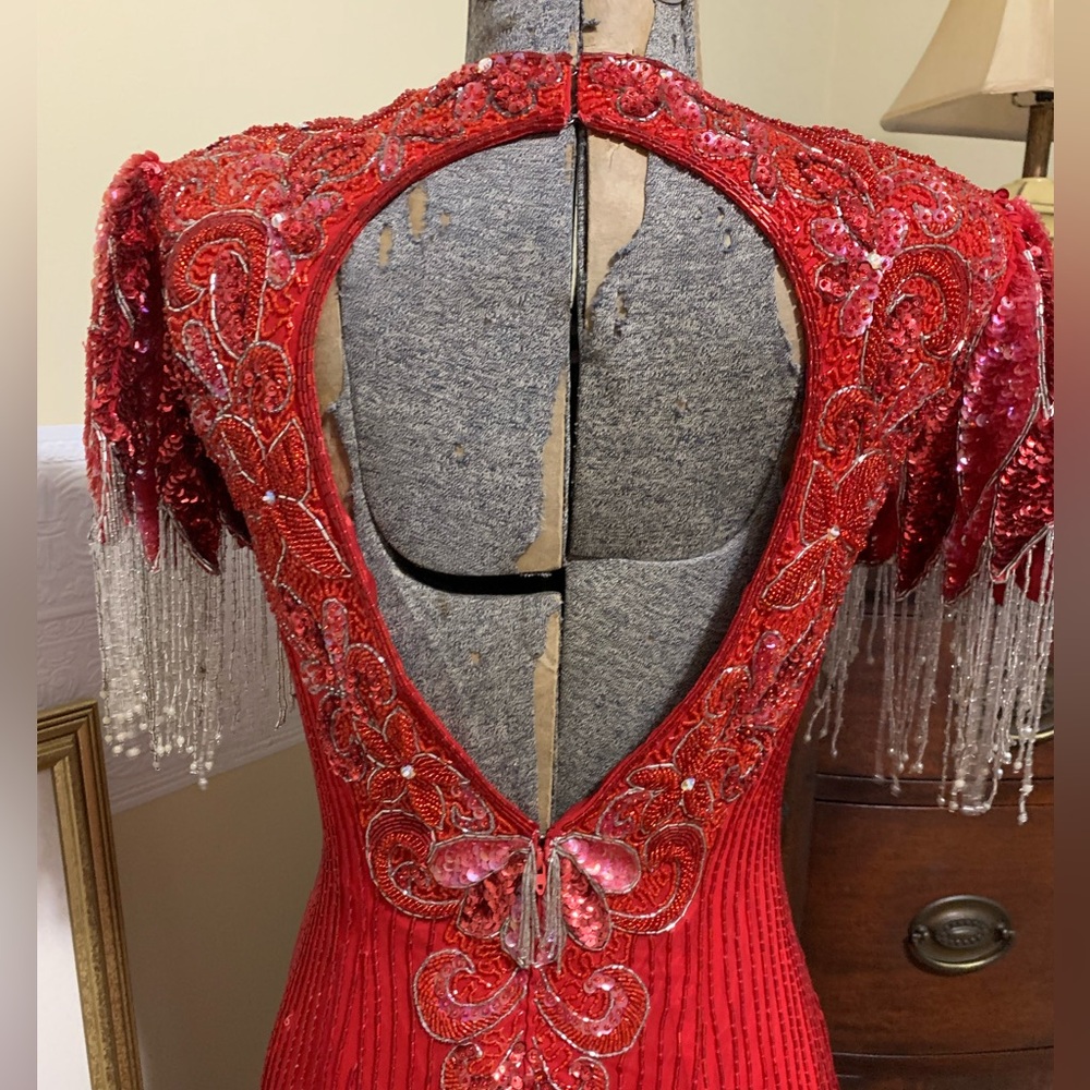 Vintage Red Silk Beaded Gown Intricate Platinum Fringe Short Sleeve Size 14. - Picture 14 of 16